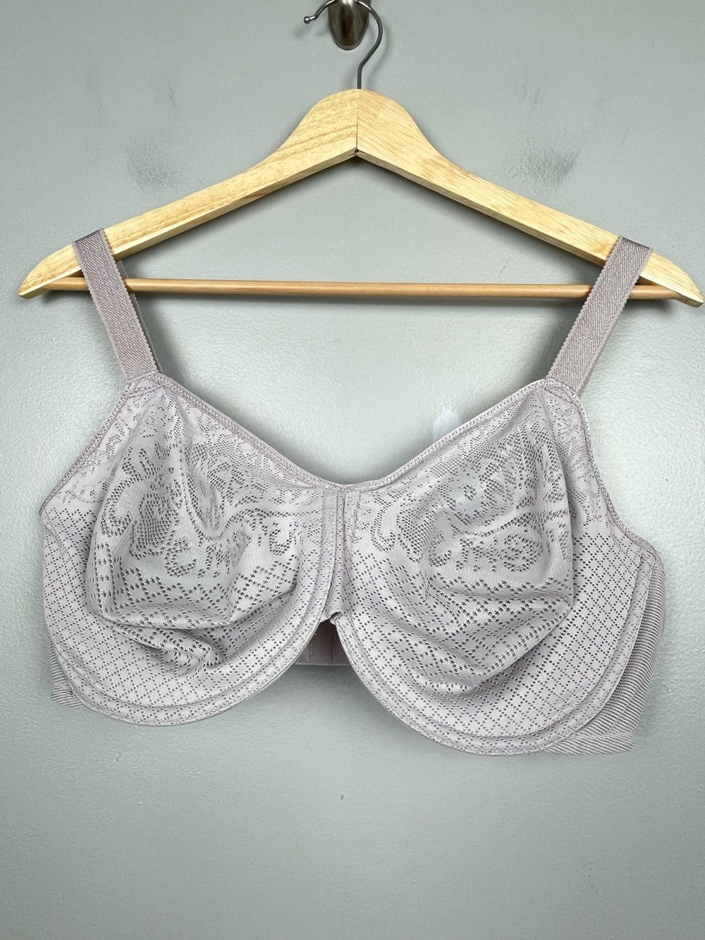 Wacoal 857210 gray Visual Minimizer underwire mesh lined bra, 42D.